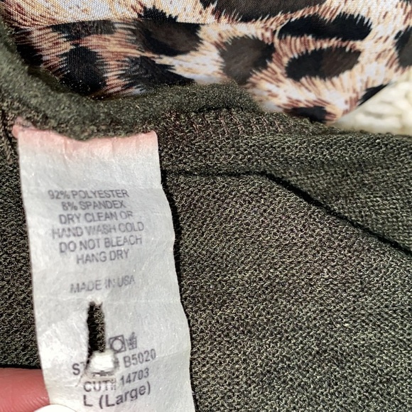 OLIVE green and leopard print poo sleeve knit cardigan size large - Picture 6 of 6